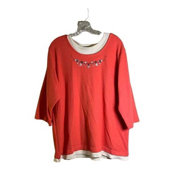 Sports Savvy Tops - SPORTS Savvy Women's Vintage Flower Embroidered Coral & White 3/4 Sleeve Size 1X